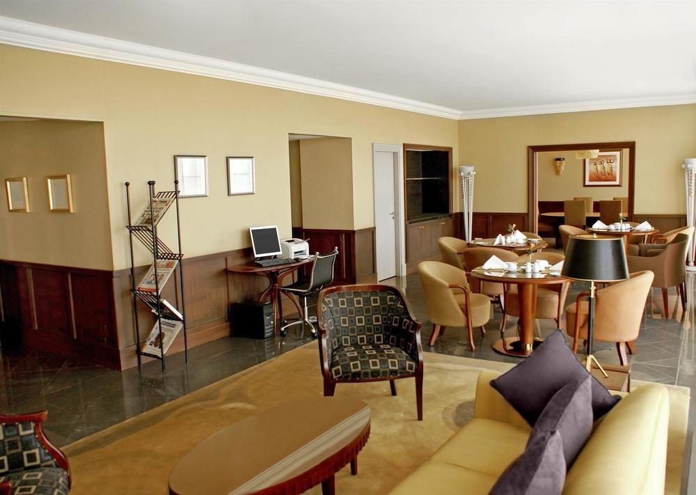 Sheraton Kampala Hotel Exterior foto