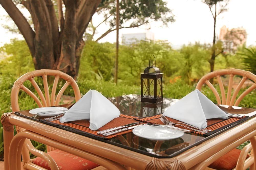 Sheraton Kampala Hotel Exterior foto