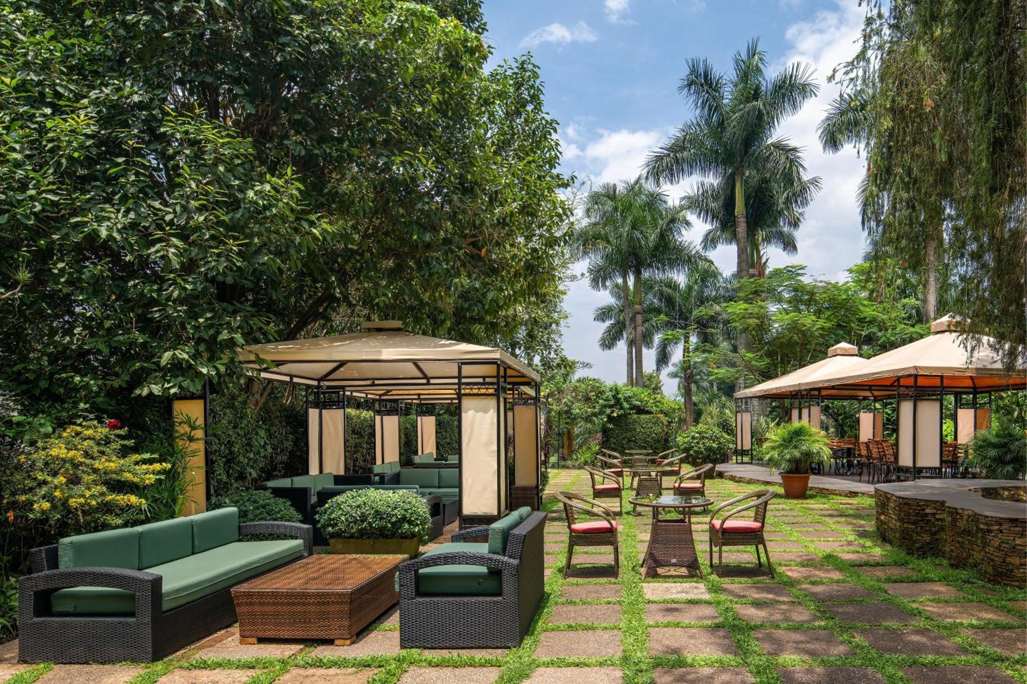 Sheraton Kampala Hotel Exterior foto